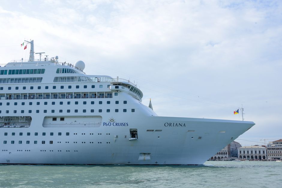 What Is a Realistic 2026 World-Cruise Budget?